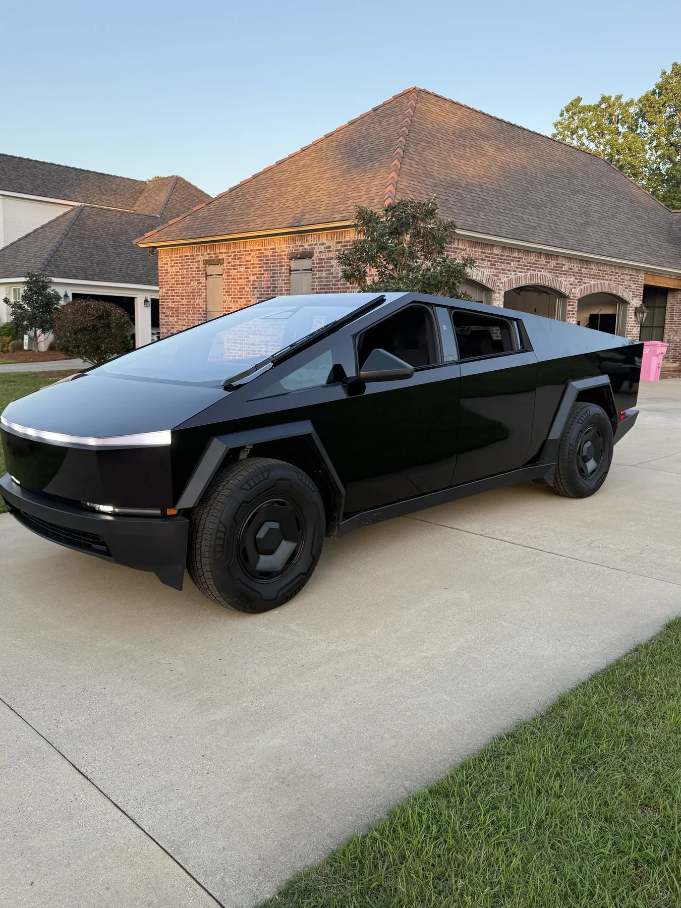 Gloss black Tesla Cybertruck